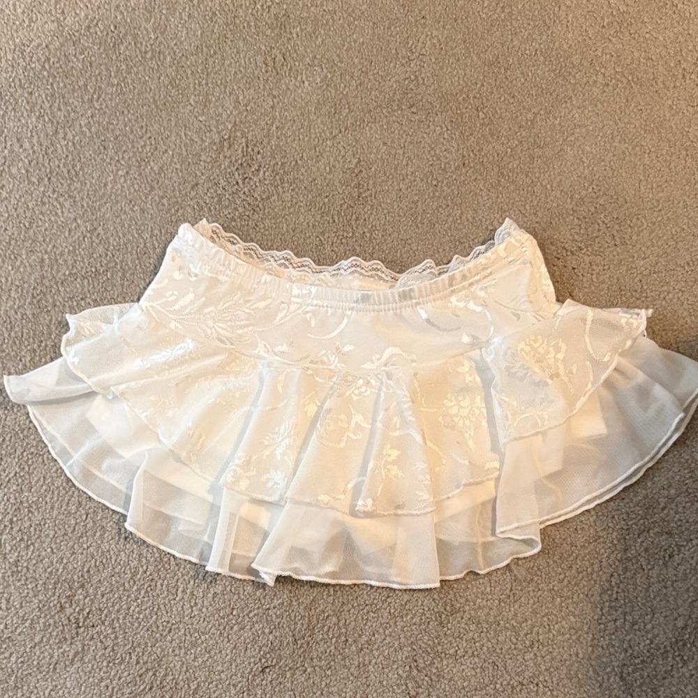 SHEIN White Floral Jacquard Ruffled Skater Skirt